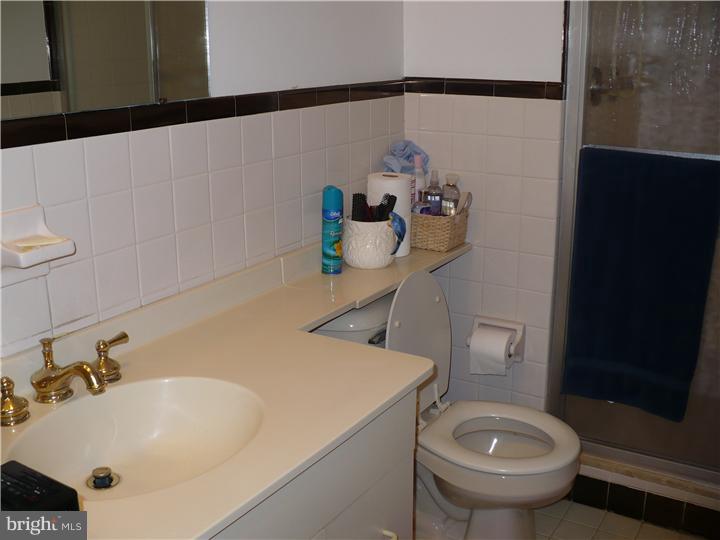 1778 Oakwynne Road Huntingdon Valley, PA 19006 - Photo 14 of 21 Master Bathroom