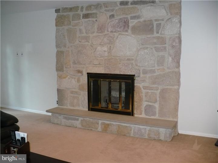 1778 Oakwynne Road Huntingdon Valley, PA 19006 - Photo 6 of 21 Fireplace