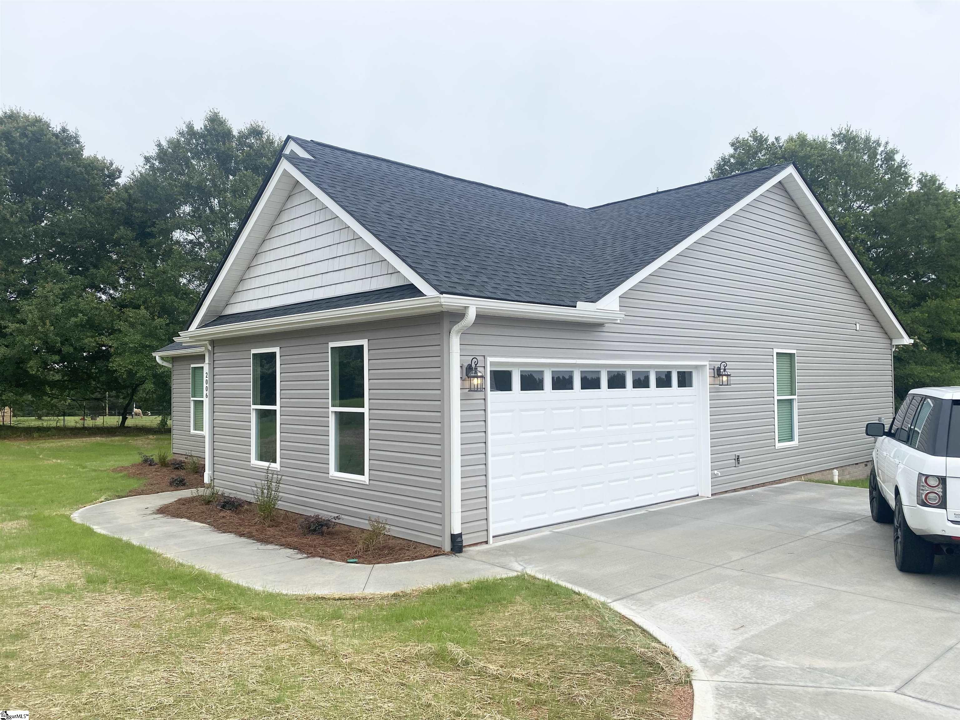 2006 Friendship Church Road Gray Court, SC 29645 - Photo 3 of 29