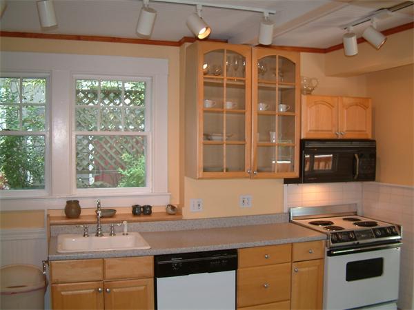 25 Charles Street Lexington, MA 02421 - Photo 4 of 11 Gallery Image 4