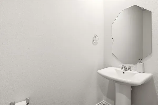 $1,600 | 6102 Pinion Trail, Princeton, TX 75407