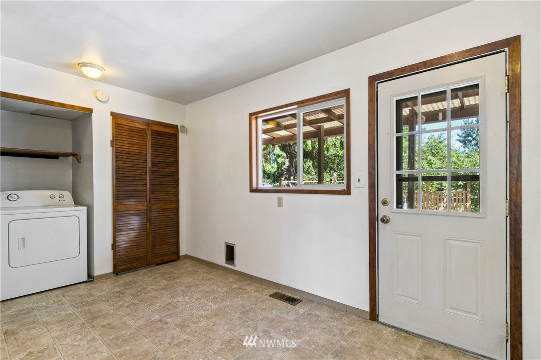 560 East Laurel Road Bellingham, WA 98226 - Photo 14 of 38