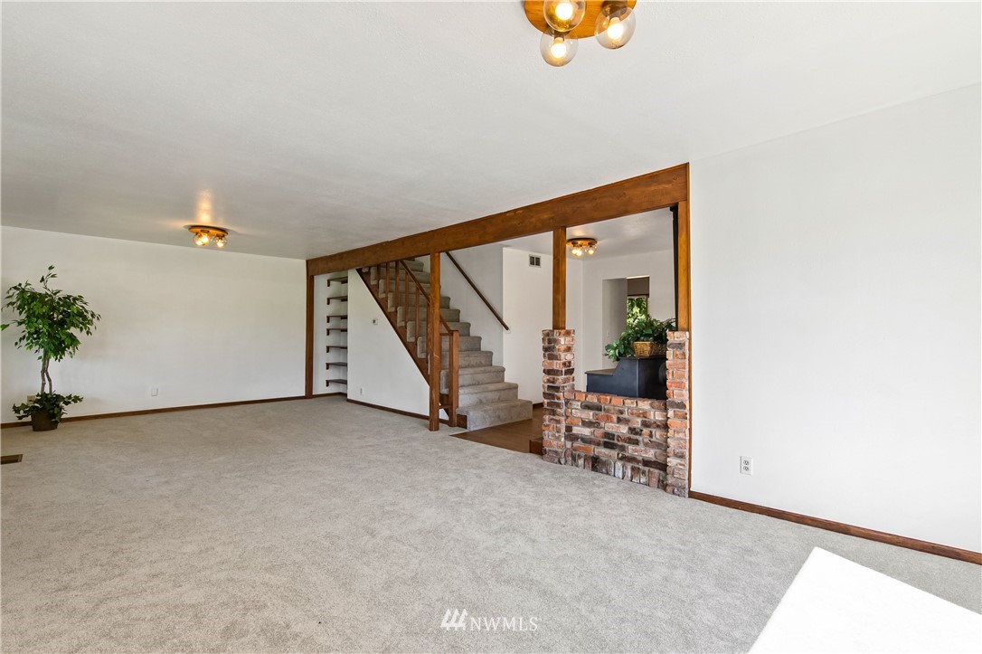 560 East Laurel Road Bellingham, WA 98226 - Photo 5 of 38