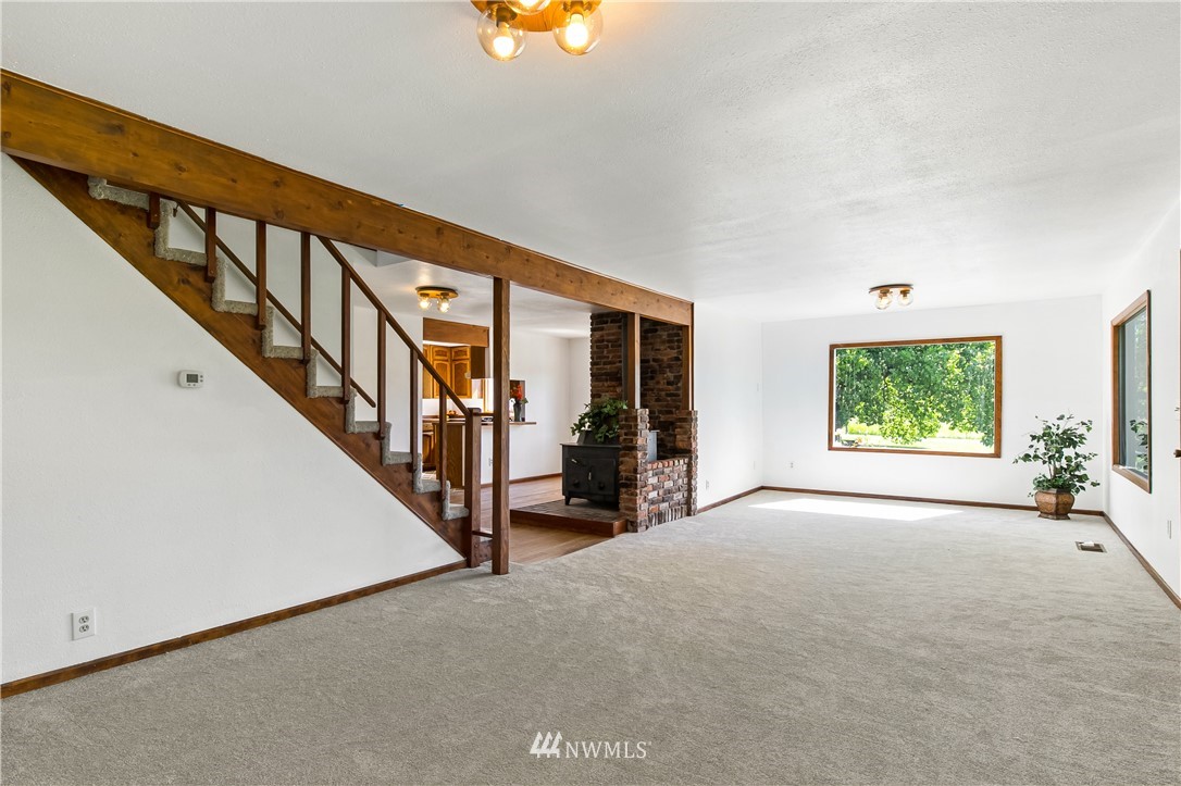 560 East Laurel Road Bellingham, WA 98226 - Photo 6 of 38