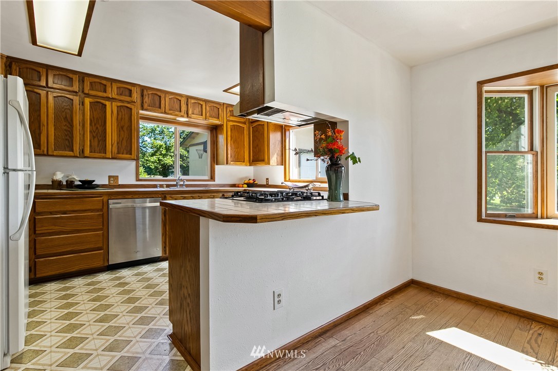 560 East Laurel Road Bellingham, WA 98226 - Photo 9 of 38
