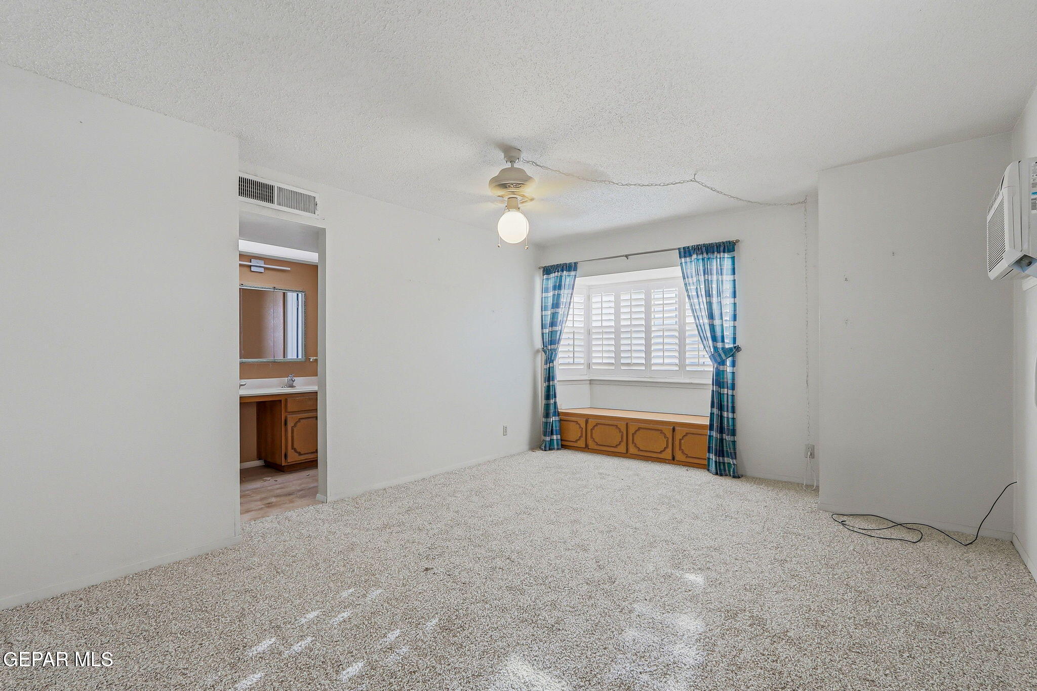 3212 Donegal Road El Paso, TX 79925 - Photo 29 of 40 a view of an empty room with a window