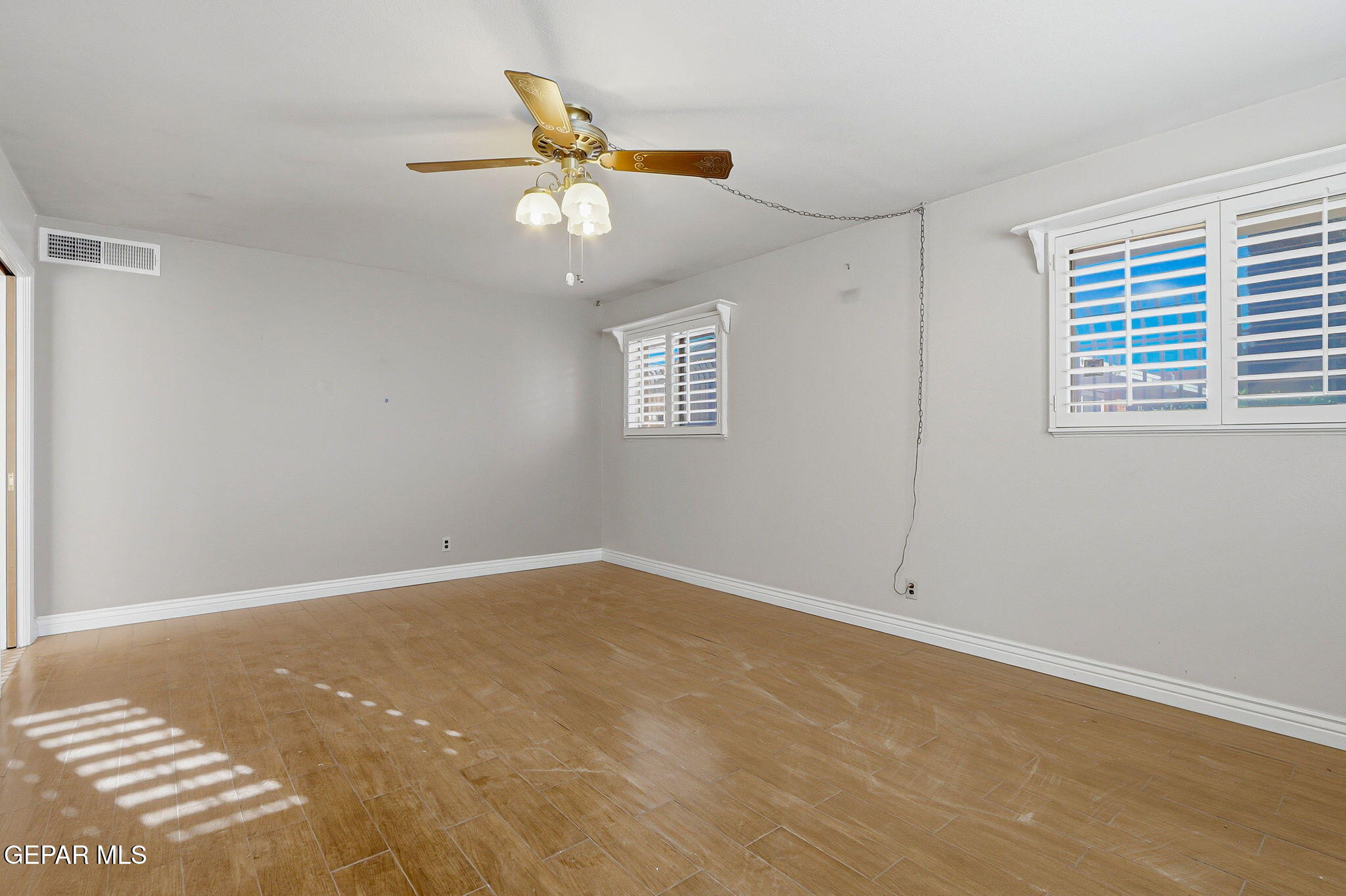 3212 Donegal Road El Paso, TX 79925 - Photo 4 of 40 5-web-or-mls-IMG_9226