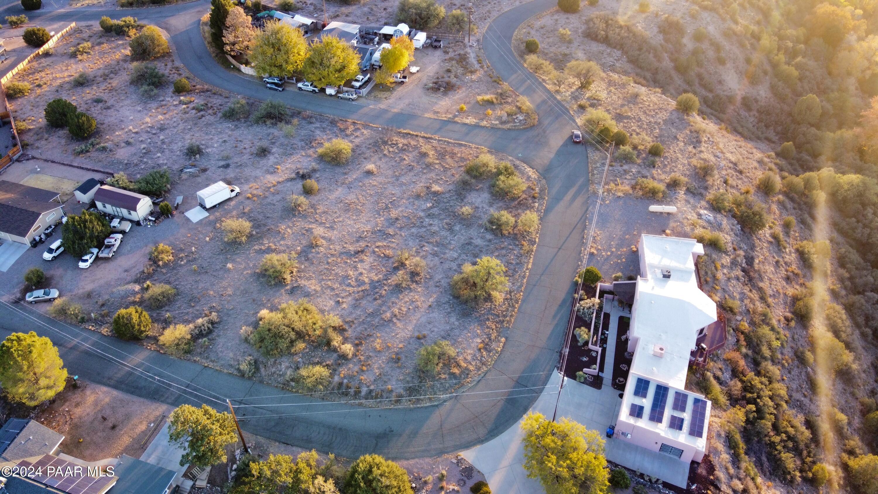 4605 East Gunsmoke Pass Rimrock, AZ 86335 - Photo 5 of 16 a picture of flowers