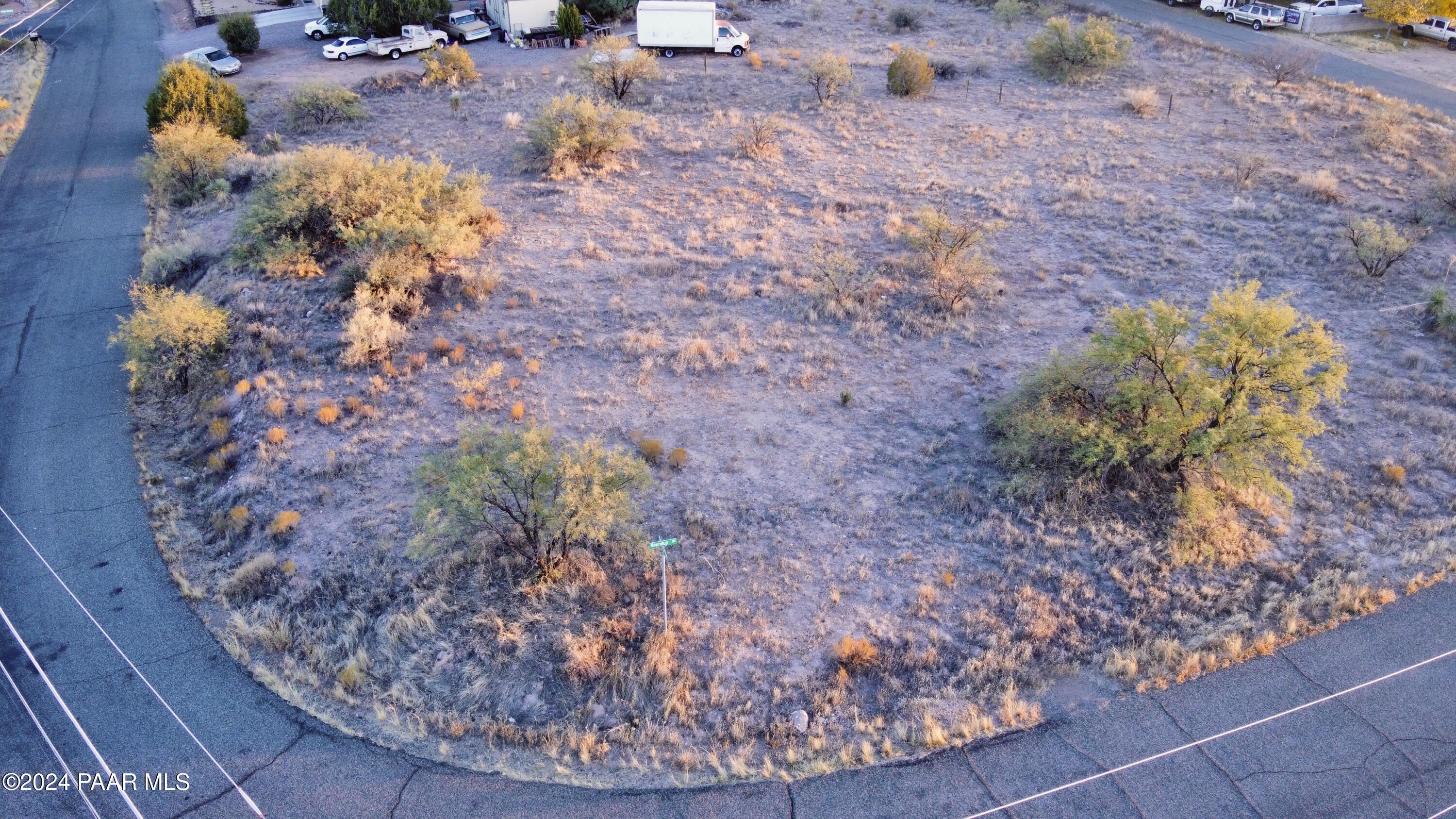 4605 East Gunsmoke Pass Rimrock, AZ 86335 - Photo 7 of 16 a view of a wooden floor
