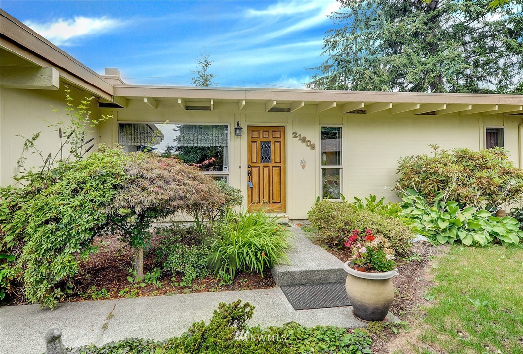 21806 3rd Place West Bothell, WA 98021 - Photo 2 of 23