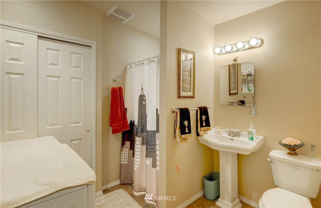 21806 3rd Place West Bothell, WA 98021 - Photo 14 of 23