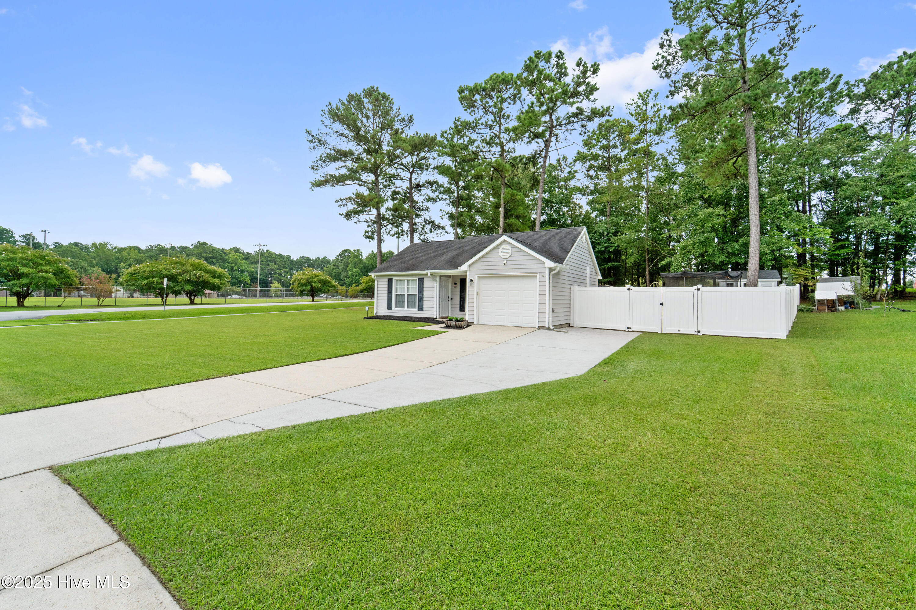 529 Shadowridge Road Jacksonville, NC 28546 - Photo 40 of 43 DSC09300