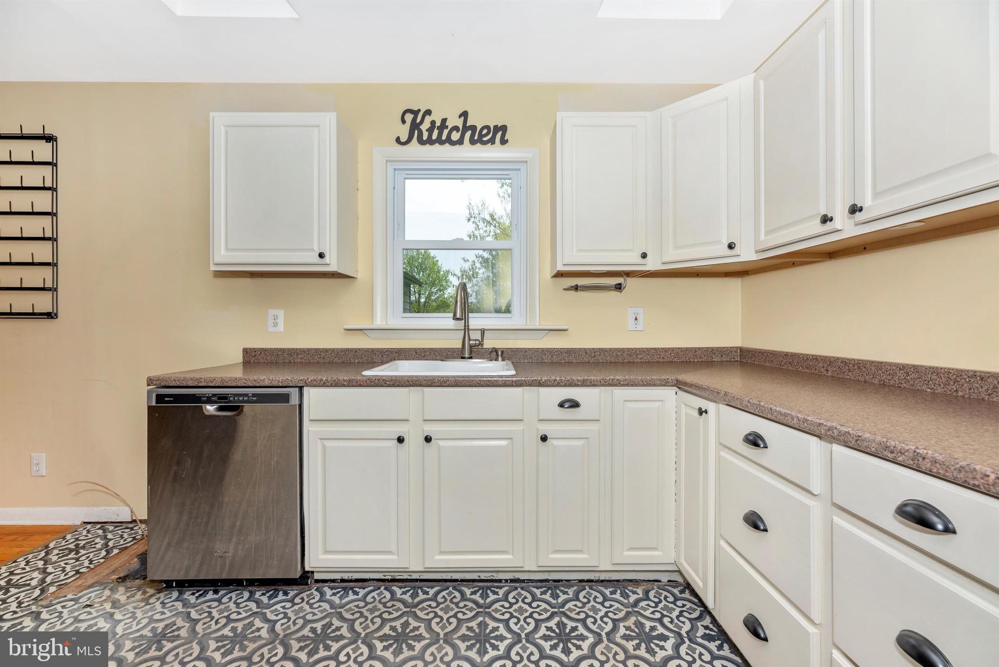 8123 B Ball Road Frederick, MD 21704 - Photo 8 of 74 Main house kitchen