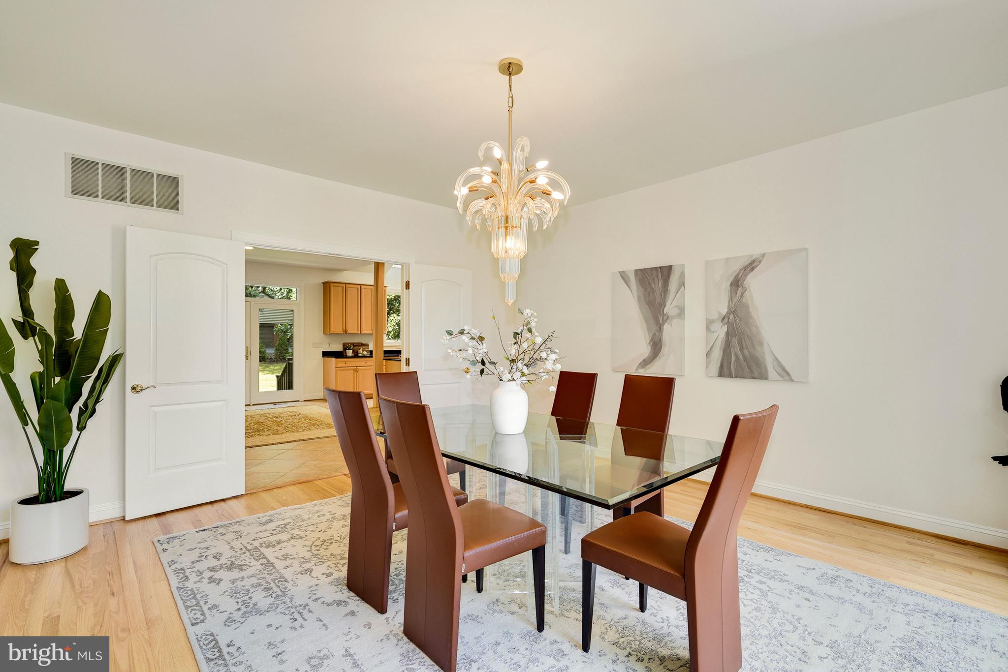 10121 Glen Road Potomac, MD 20854 - Photo 15 of 70 Dining Room