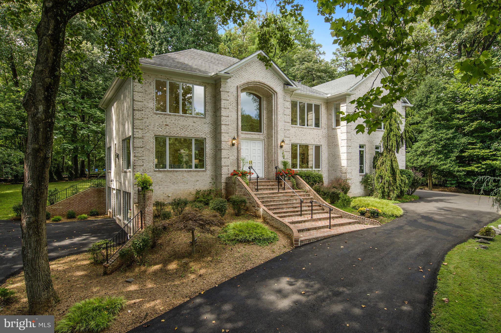 Large circular driveway