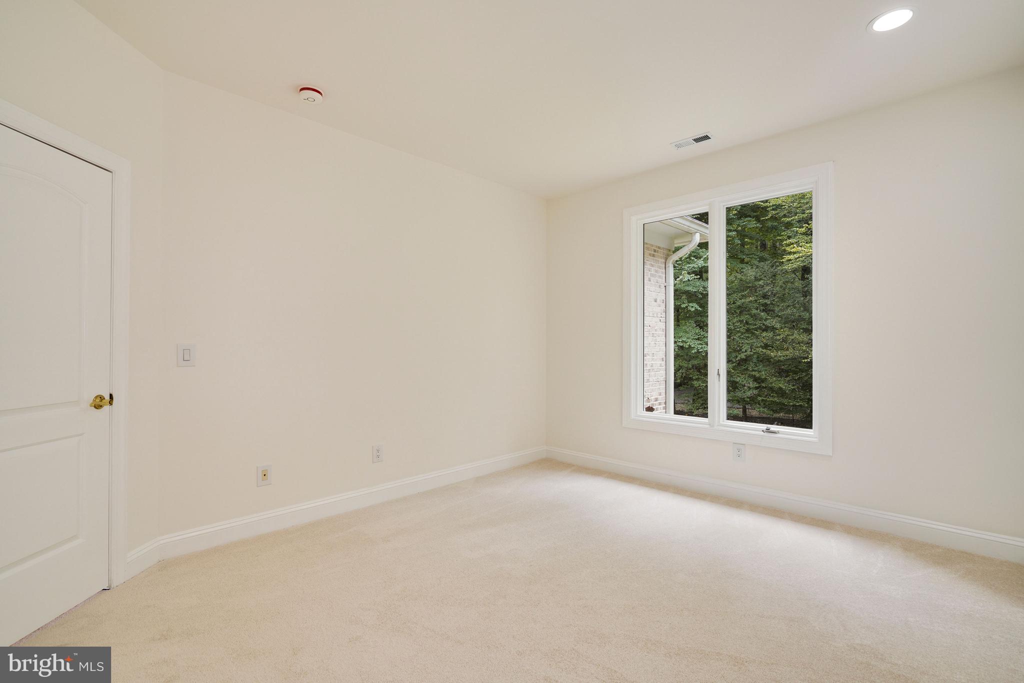 10121 Glen Road Potomac, MD 20854 - Photo 50 of 70 Wall to wall new carpeting