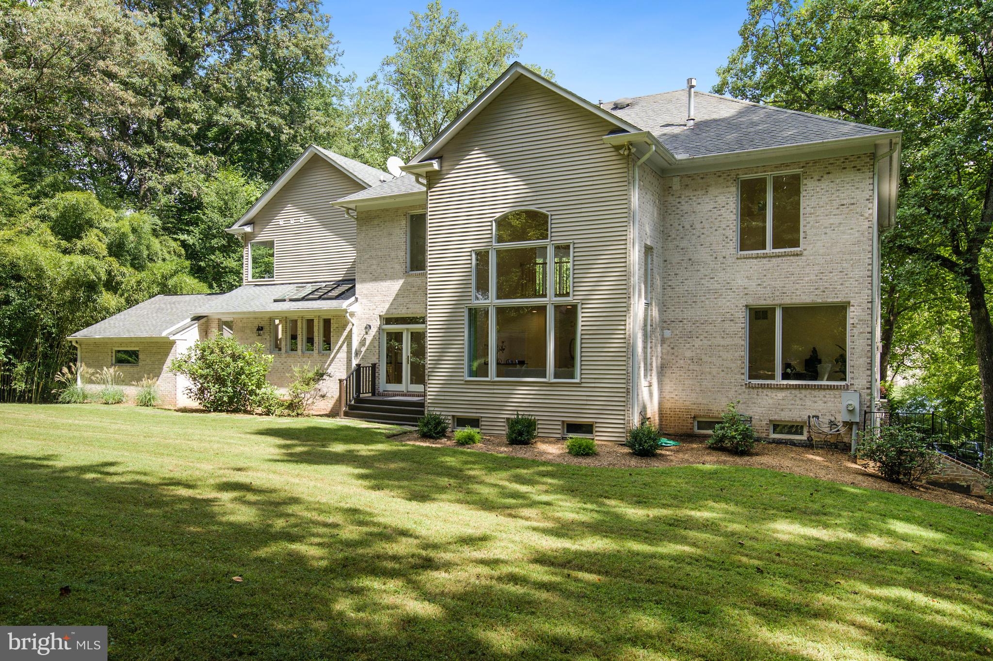 10121 Glen Road Potomac, MD 20854 - Photo 67 of 70 Back view of property