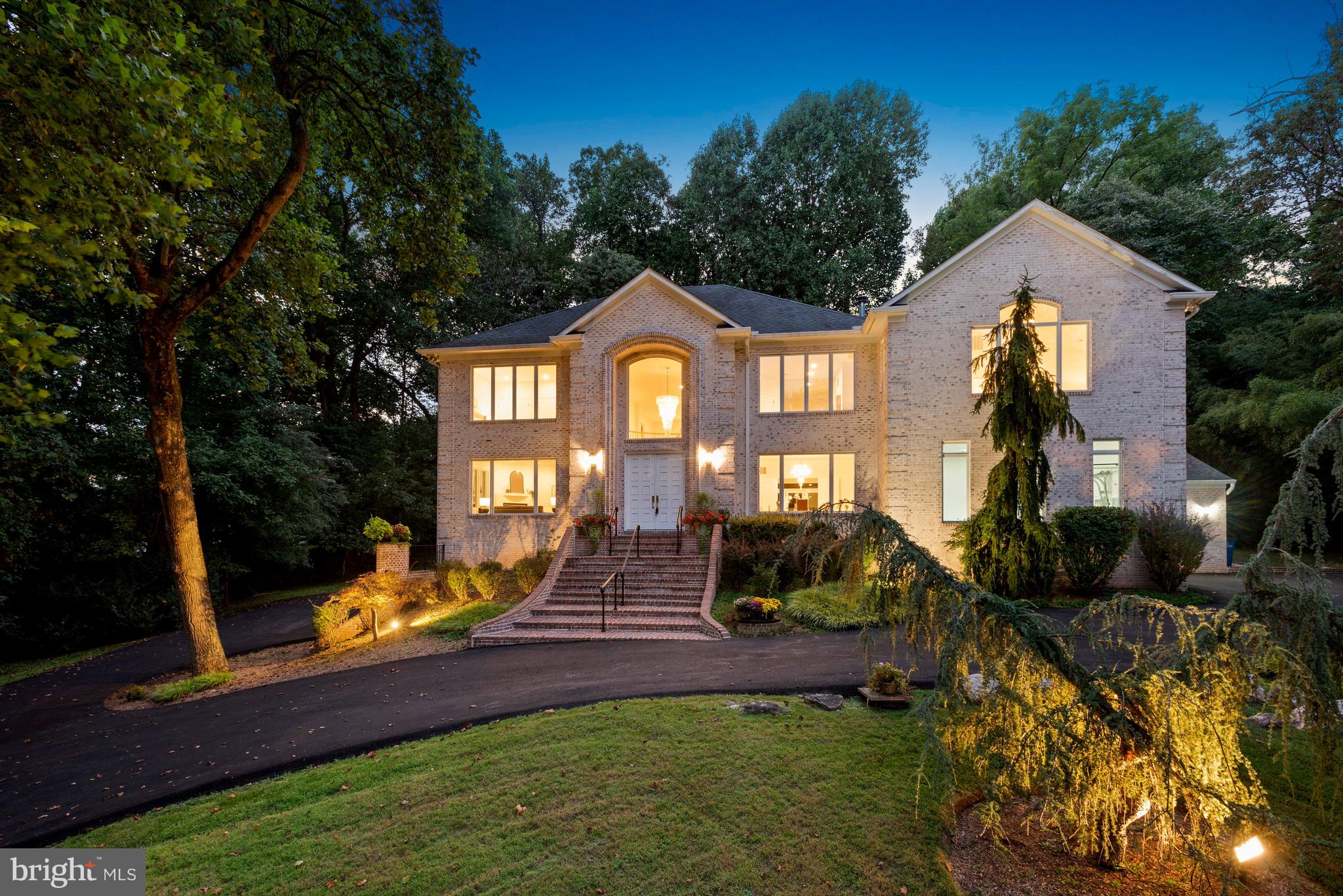10121 Glen Road Potomac, MD 20854 - Photo 68 of 70 Beautiful exterior lighting design