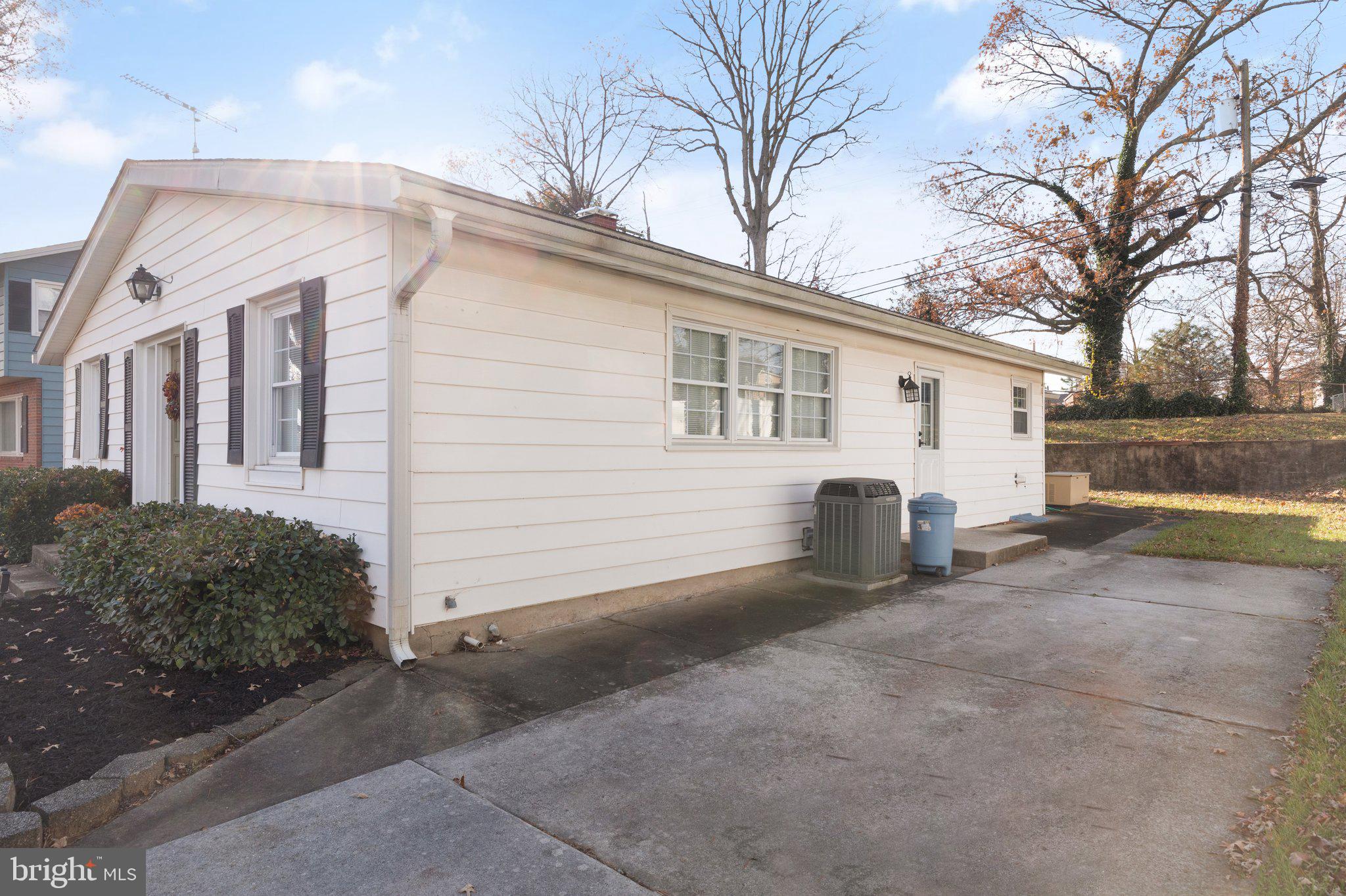 8934 Parlo Road Nottingham, MD 21236 - Photo 2 of 28