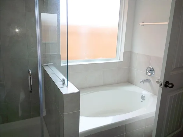 $2,199 | 3620 Judges Drive, Ennis, TX 75119