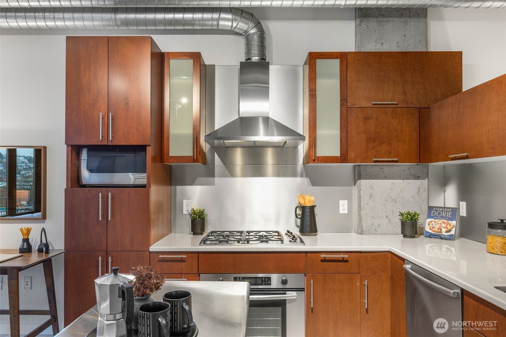 2720 3rd Avenue, Unit 705 Seattle, WA 98121 - Photo 12 of 40