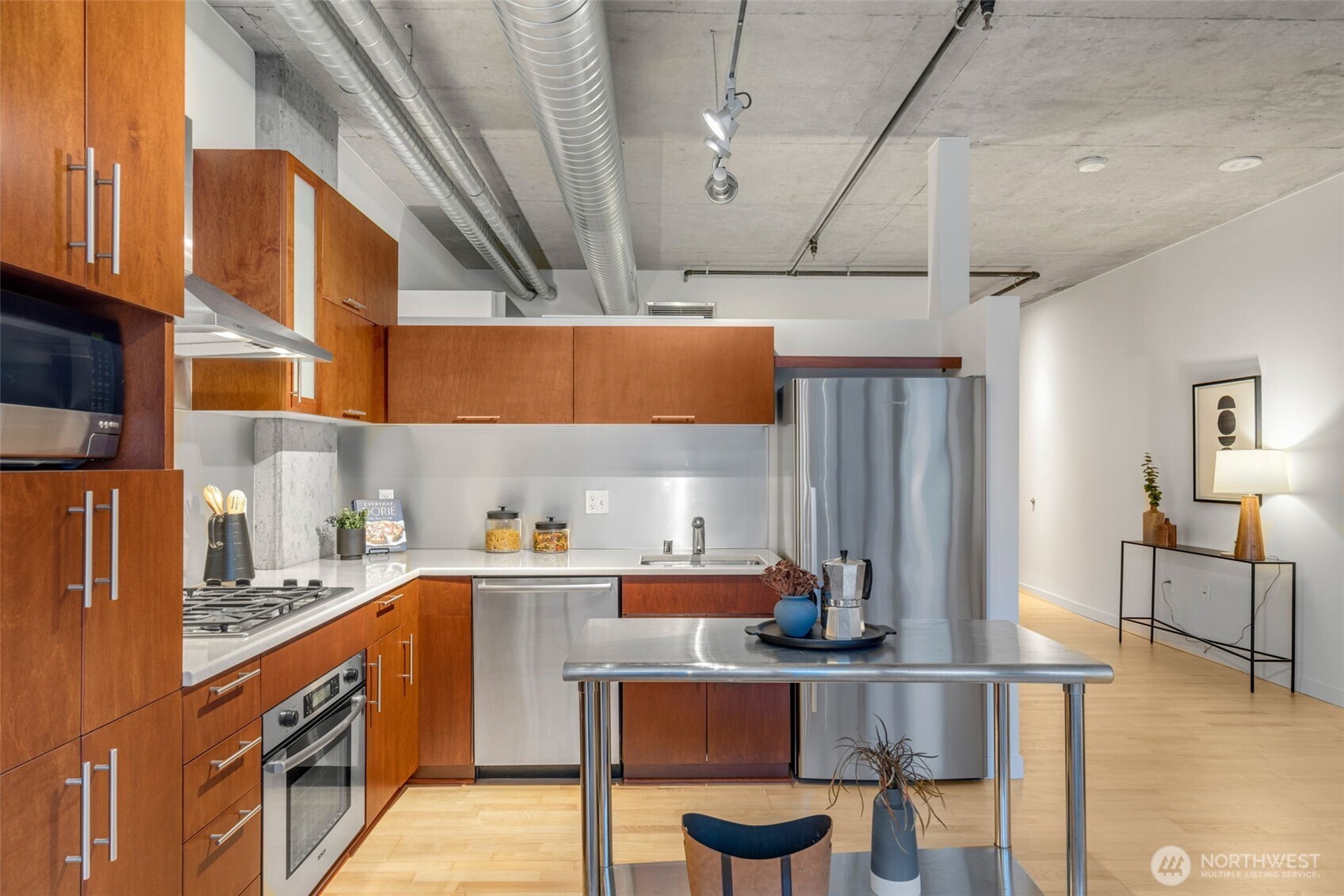 2720 3rd Avenue, Unit 705 Seattle, WA 98121 - Photo 13 of 40