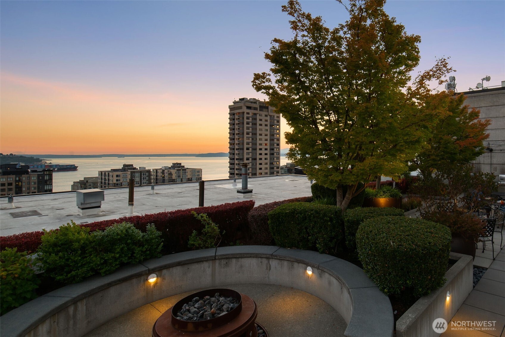 2720 3rd Avenue, Unit 705 Seattle, WA 98121 - Photo 39 of 40