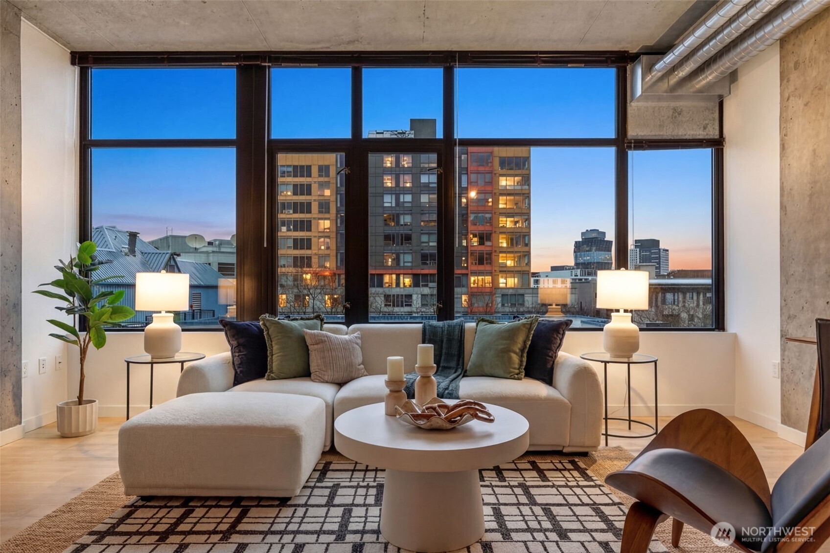 2720 3rd Avenue, Unit 705 Seattle, WA 98121 - Photo 4 of 40