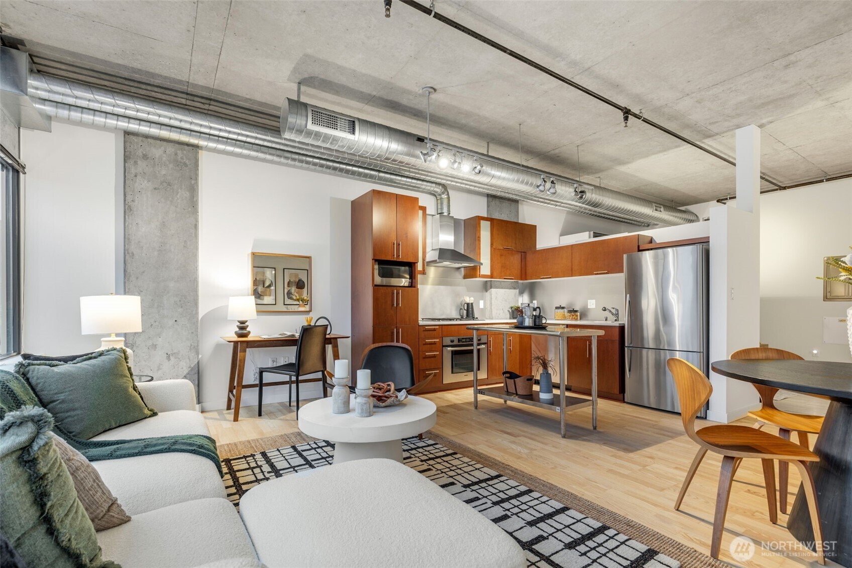 2720 3rd Avenue, Unit 705 Seattle, WA 98121 - Photo 9 of 40
