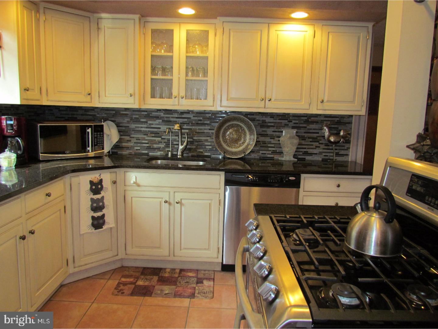 1401 Liggett Avenue Reading, PA 19607 - Photo 11 of 25 Kitchen