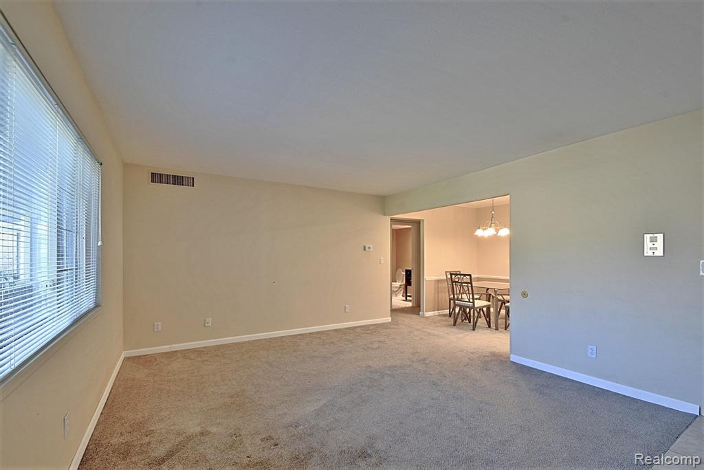 2377 Walton Boulevard, Unit 10 Rochester Hills, MI 48309 - Photo 5 of 15