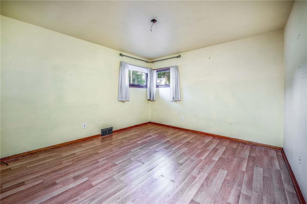 1380 Park Street Sharon, PA 16146 - Photo 16 of 39 a view of empty room with wooden floor