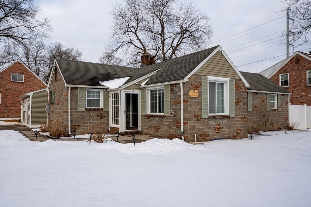 61 Forris Street West Springfield, MA 01089 - Photo 2 of 23 Gallery Image 2
