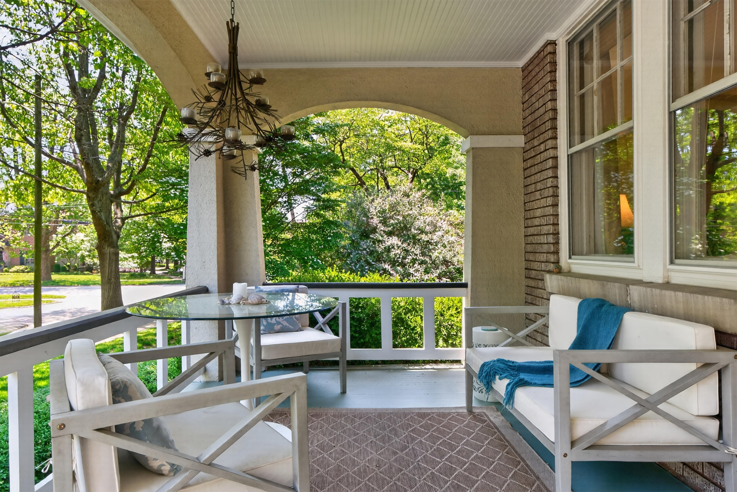 109 Irvine Road Lexington, KY 40502 - Photo 5 of 45 Porch sitting is a dream here.