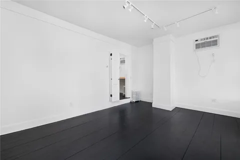 $485,000 | 138 Spring Street, Unit 1, Newport, RI 02840