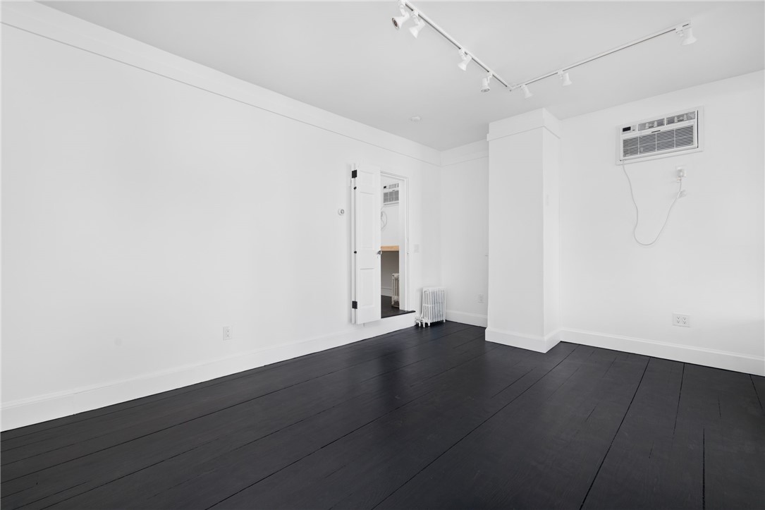 138 Spring Street, Unit 1 Newport, RI 02840 - Photo 20 of 26 Upper Level