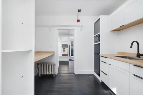 $485,000 | 138 Spring Street, Unit 1, Newport, RI 02840