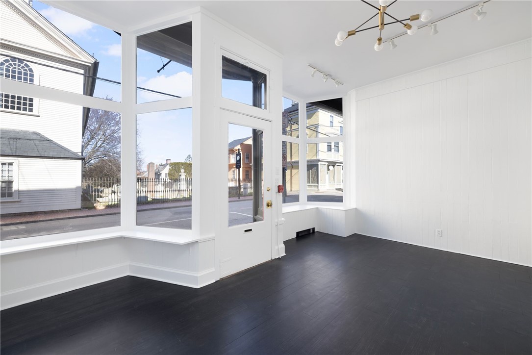 138 Spring Street, Unit 1 Newport, RI 02840 - Photo 9 of 26 Entry Level