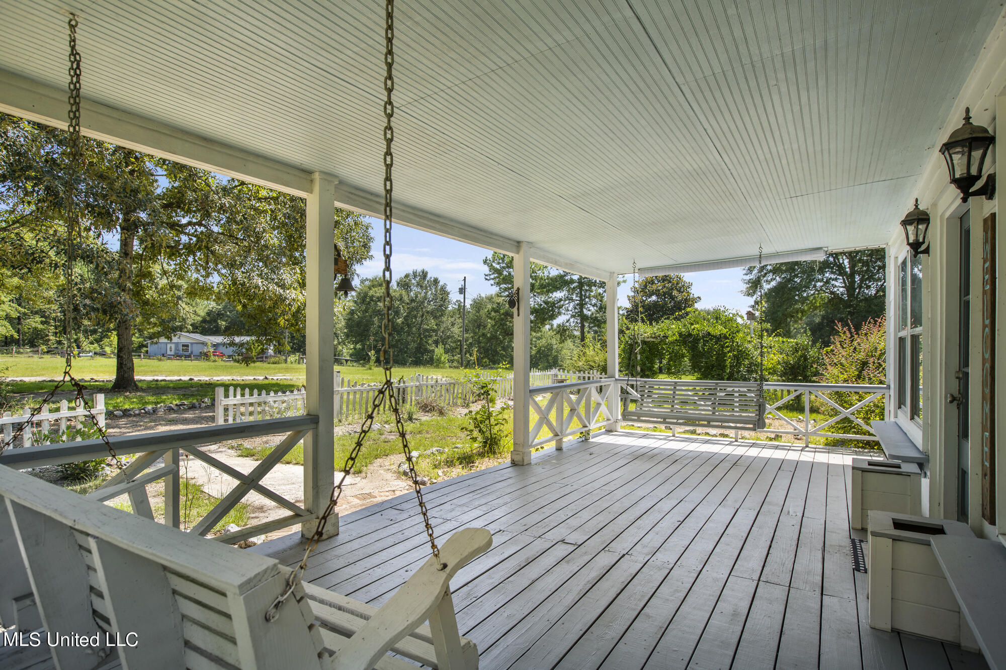 7 A Sunshine Road Brooklyn, MS 39425 - Photo 27 of 35 Porch