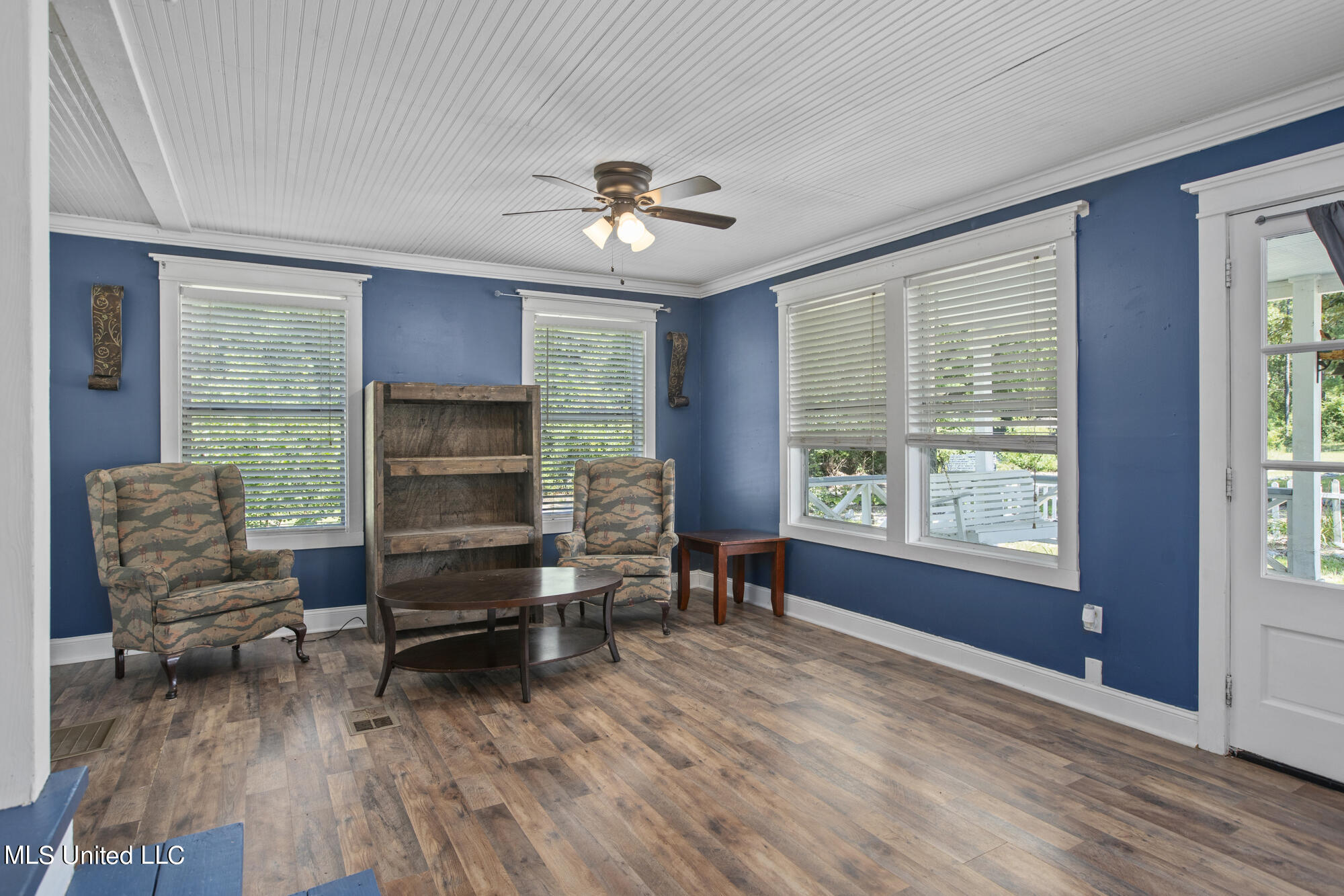 7 A Sunshine Road Brooklyn, MS 39425 - Photo 8 of 35 Living Room