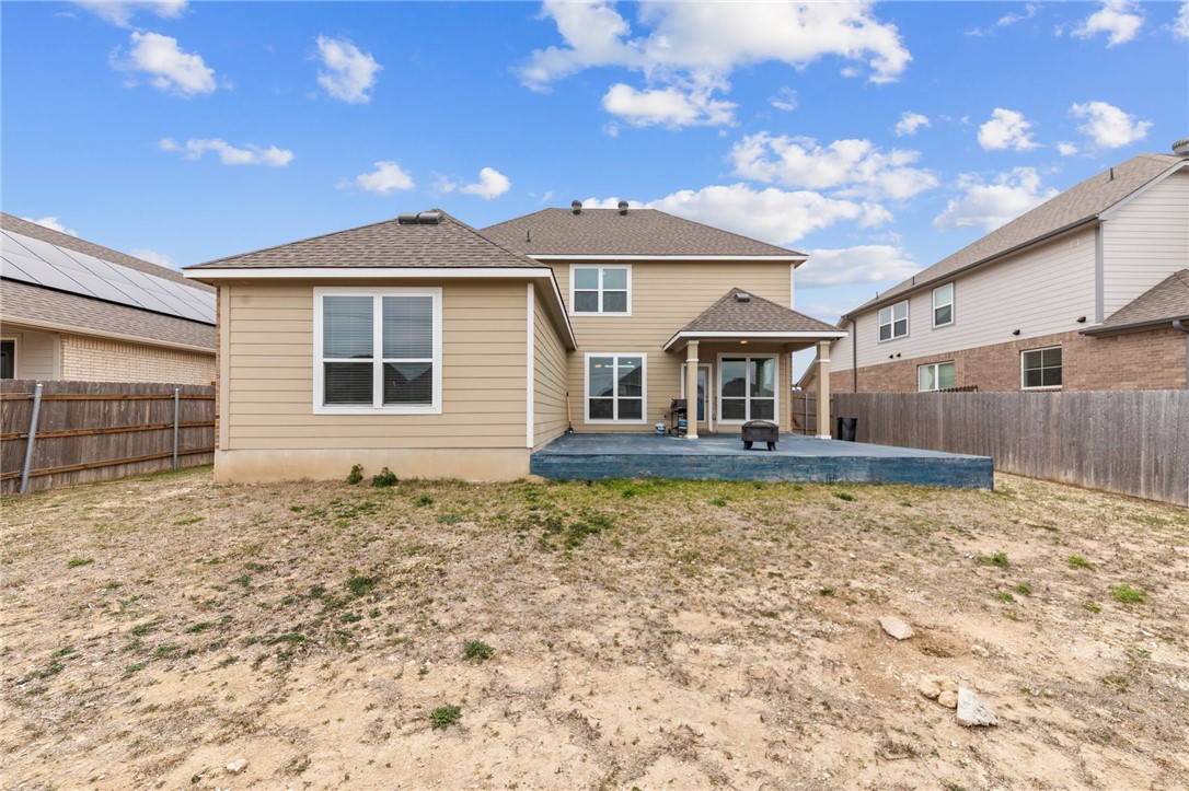 1906 Longmire Loop Temple, TX 76502 - Photo 31 of 32 a backyard of a house
