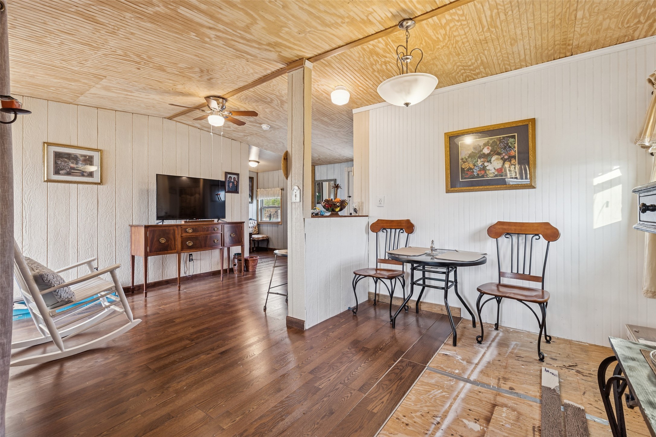 25 Pine Prairie School Road Huntsville, TX 77320 - Photo 7 of 15 a living room with furniture and a flat screen tv
