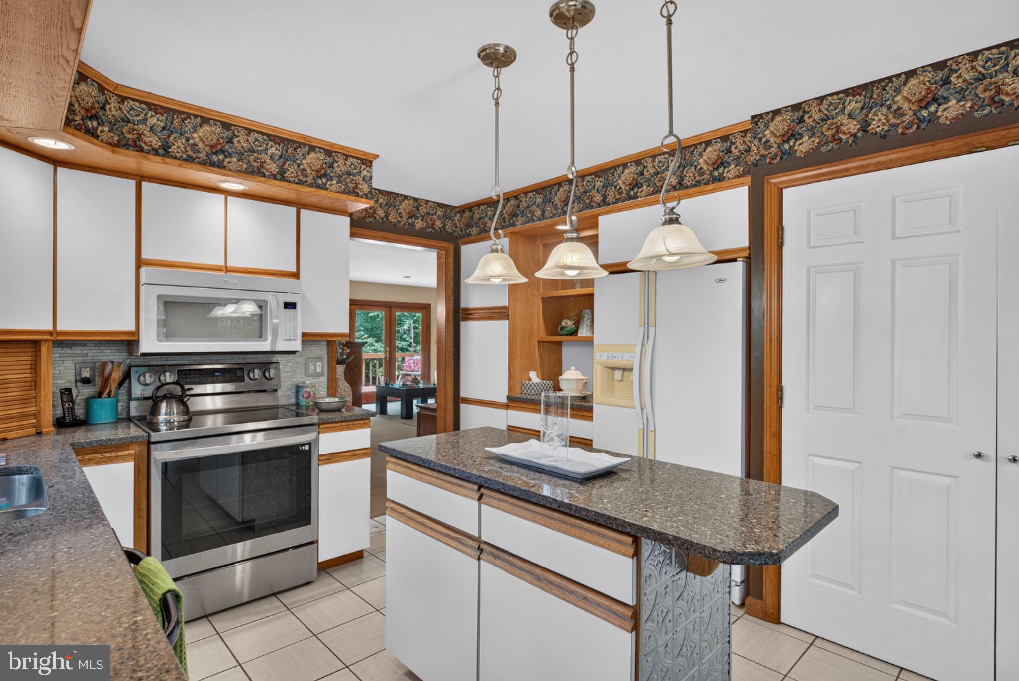 2861 Spring Valley Road Lancaster, PA 17601 - Photo 19 of 59 Modern kitchen with elegant finishes.