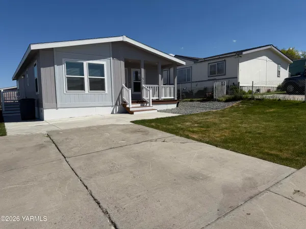 $189,900 | 402 West Maple Avenue, Unit 52, Sunnyside, WA 98944