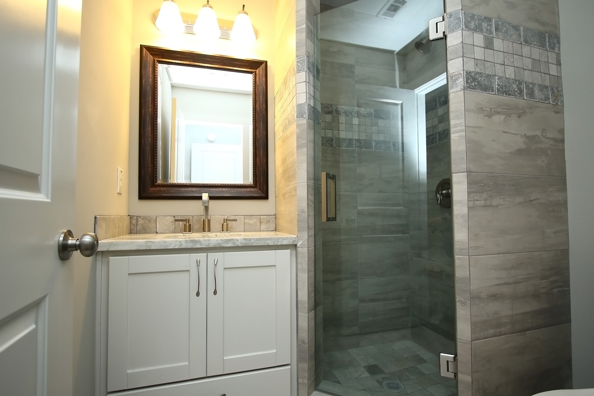 5250 Birdwood Road Houston, TX 77096 - Photo 21 of 30