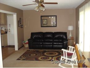 608 Deerfield Road Chatham, IL 62629 - Photo 2 of 13 Gallery Image 2