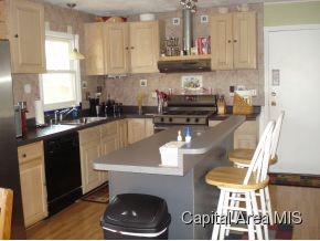 608 Deerfield Road Chatham, IL 62629 - Photo 3 of 13 Gallery Image 3