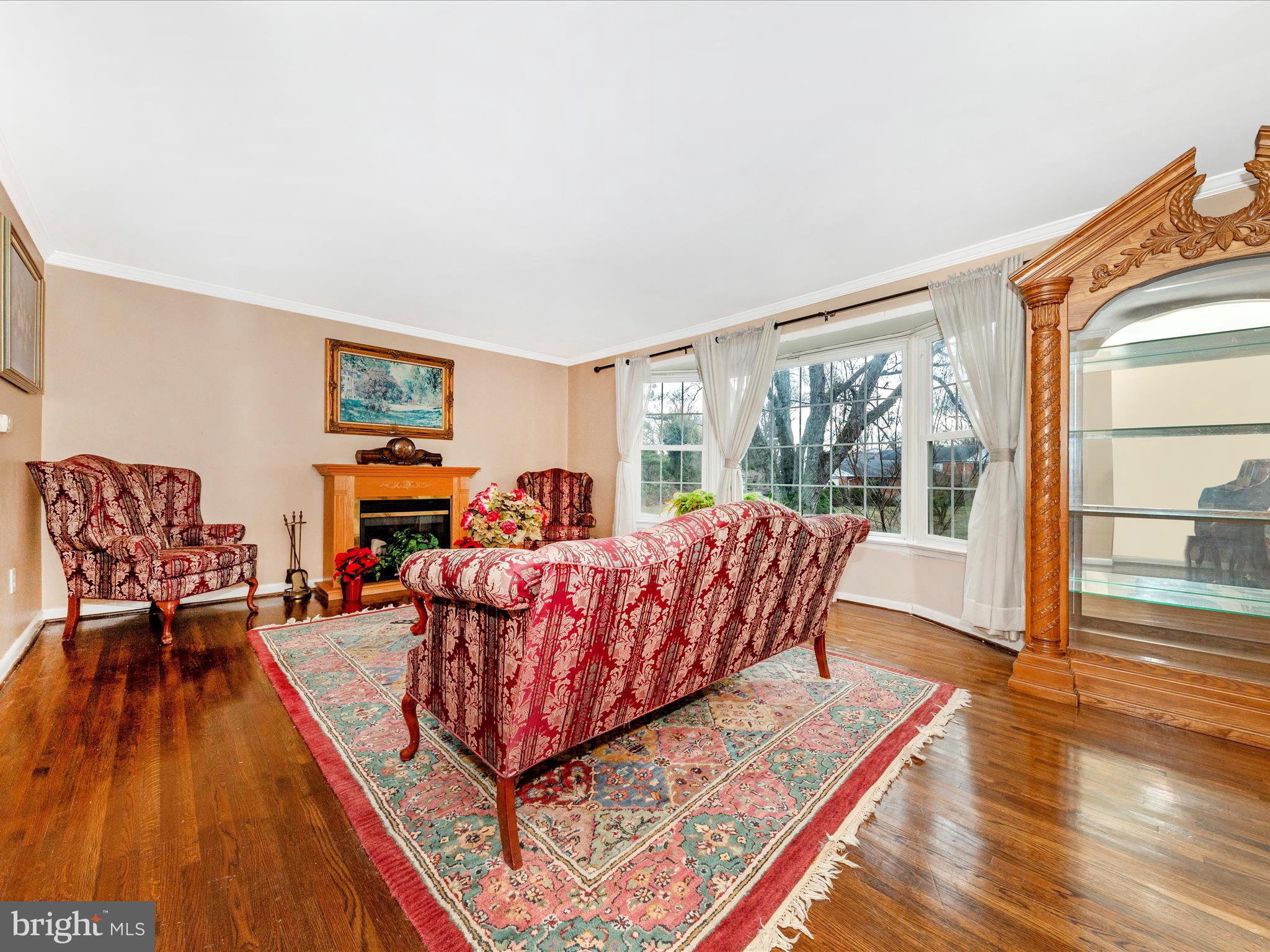 14901 Cobblestone Drive Silver Spring, MD 20905 - Photo 3 of 49 Living Room