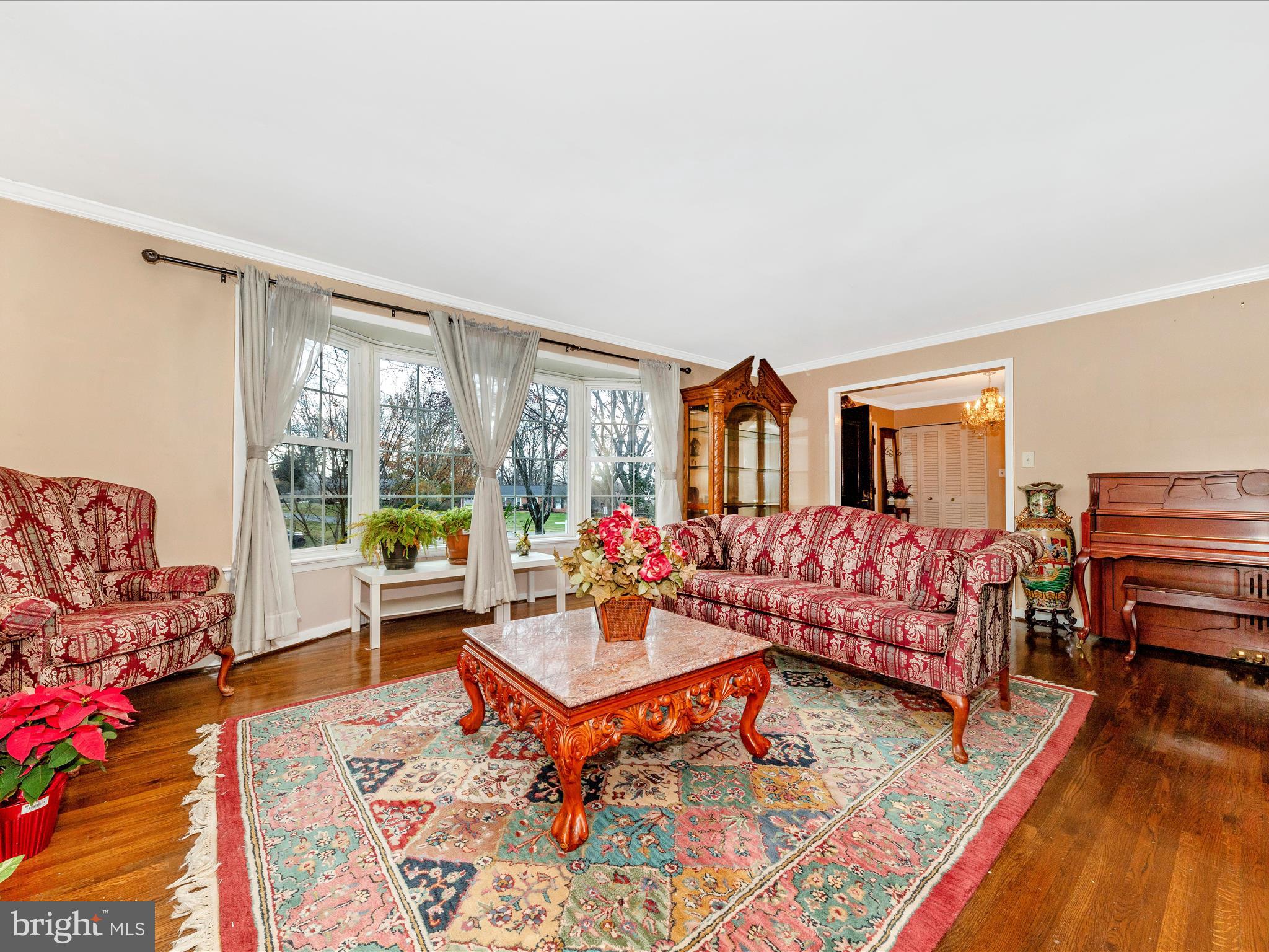 14901 Cobblestone Drive Silver Spring, MD 20905 - Photo 4 of 49 Living Room