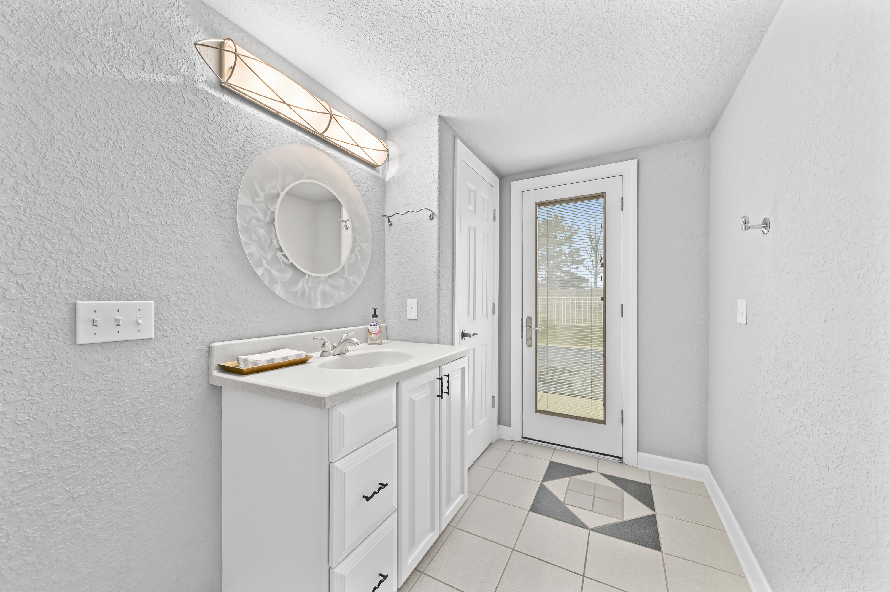 W226N3551 Wethersfield Road Pewaukee, WI 53072 - Photo 27 of 36 Half Bath